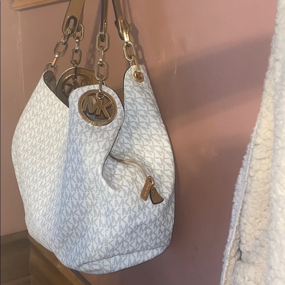 Michael Kors Signature Logo Fulton Bag - Picture 3 of 11